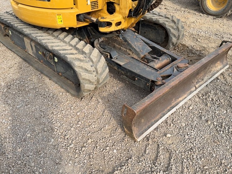 caterpillar-303-image-6