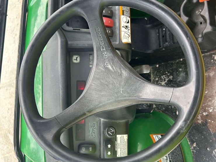 john-deere-gator-image-11