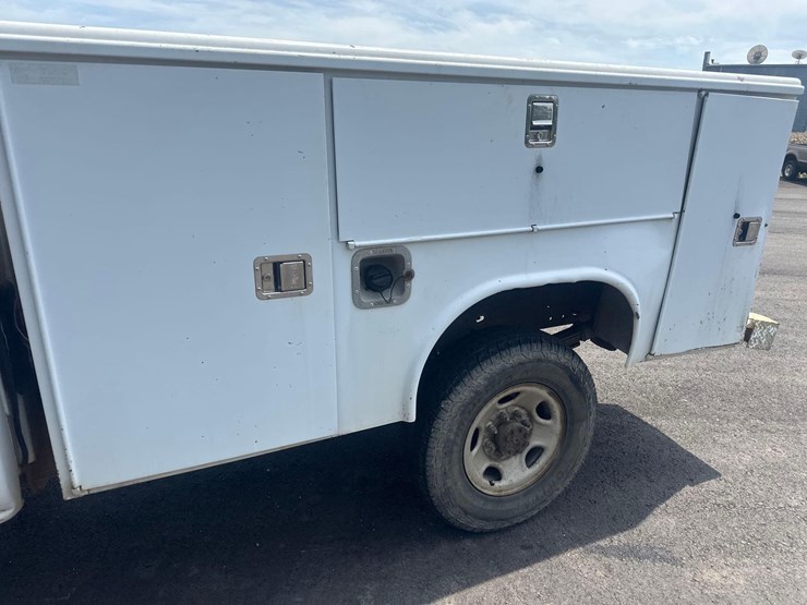 2006-chevrolet-2500-image-11