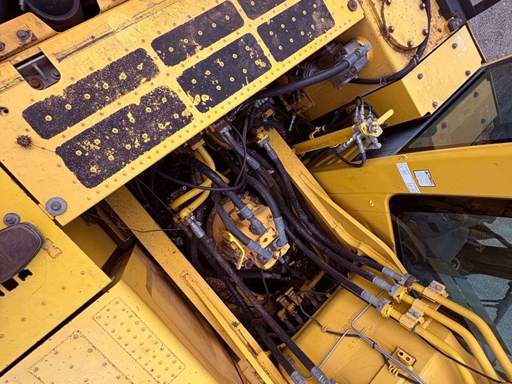 2014-komatsu-pc360-lc-10-image-82