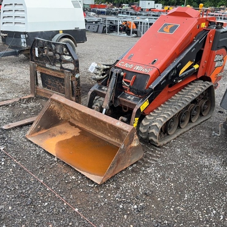 DITCH WITCH SK800