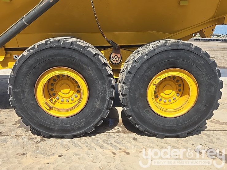2023-deere-260e-image-10