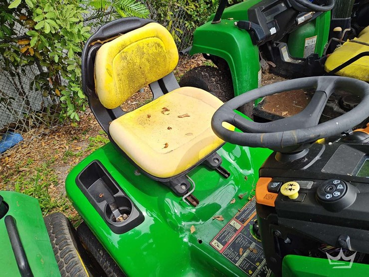 2019-john-deere-x330-image-9