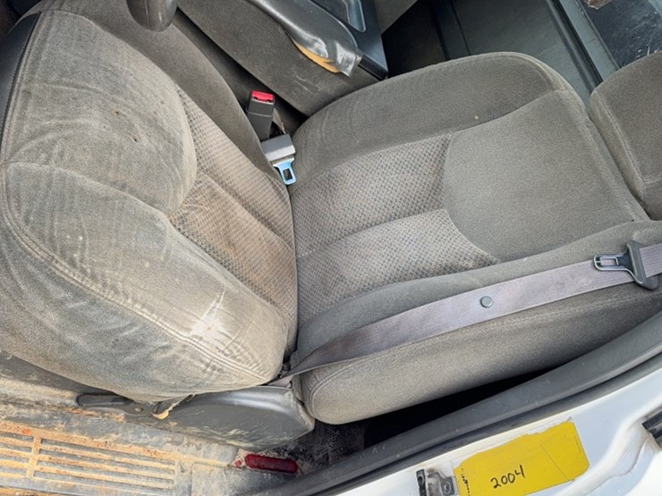 2004-chevrolet-2500-image-16