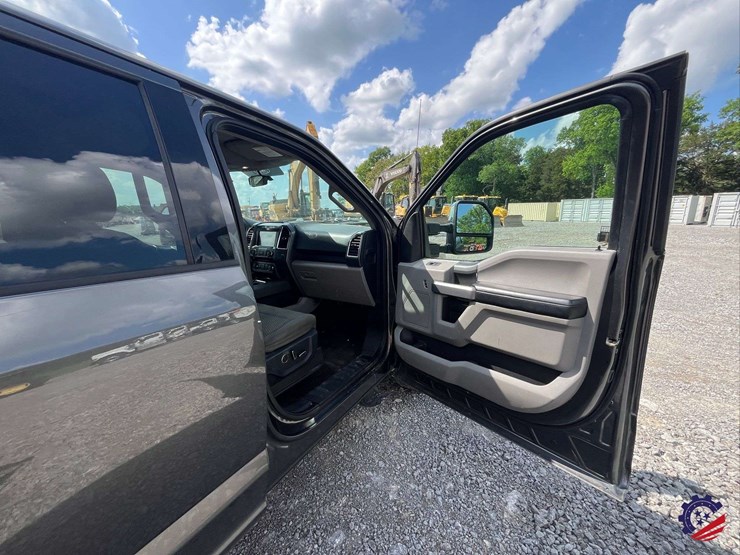 2016-ford-f150-xlt-image-56
