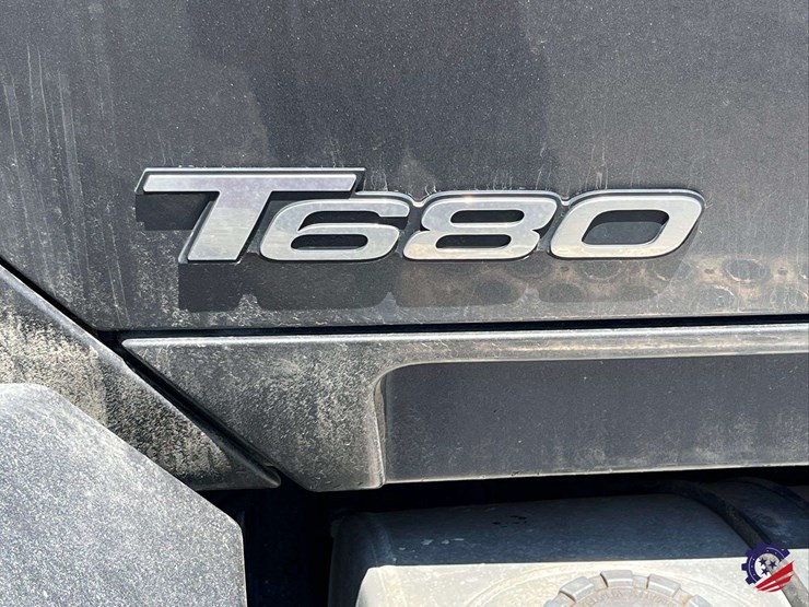 2017-kenworth-t680-image-33