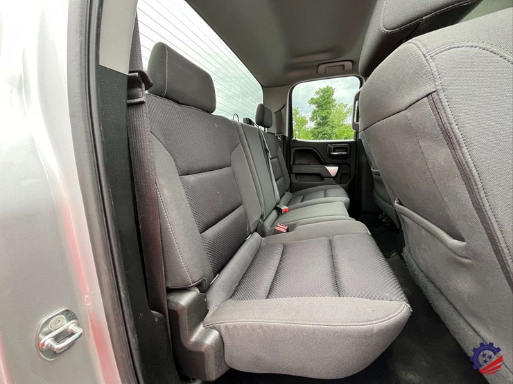 2017-chevrolet-silverado-lt-pickup-truck-image-59