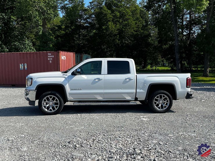 2018-gmc-sierra-z71-slt-truck-image-2