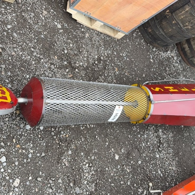 #6042 • SHELL GAS PUMP YARD ORNAMENT