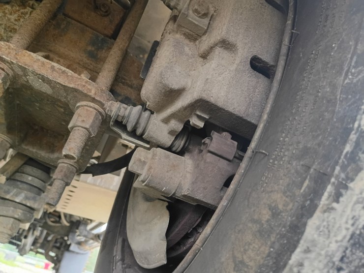 2011-ford-f550-image-96