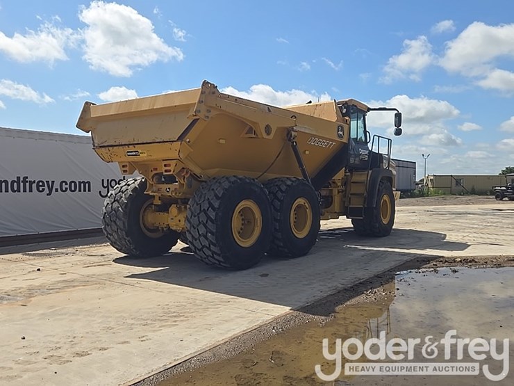 2023-deere-260e-image-5