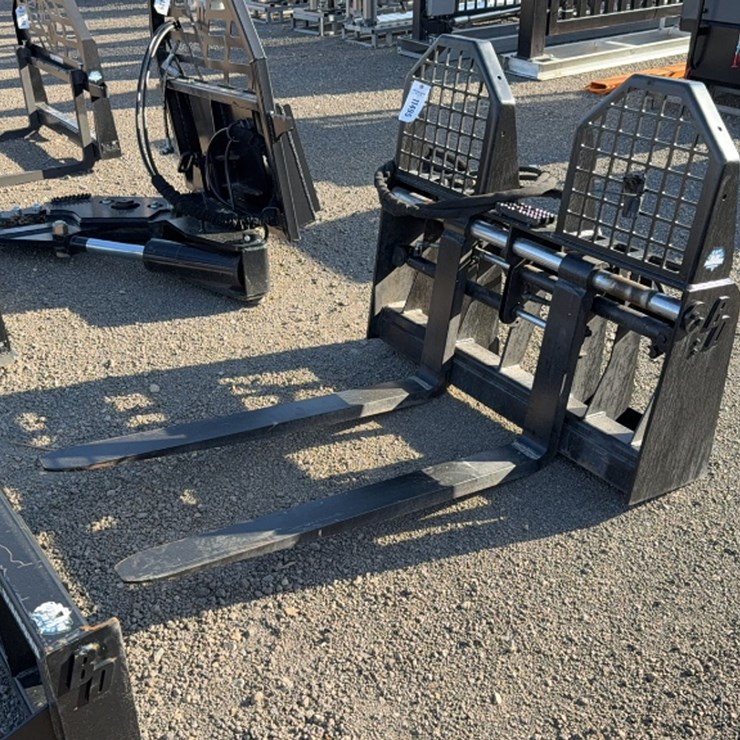 #2047 • BLUE DIAMOND 48" SKID STEER PALLET FORKS
