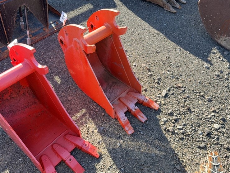 #2008-•-kubota-12"-excavator-bucket-image-2