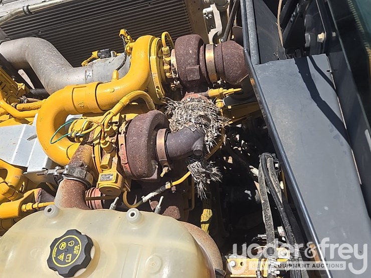 2023-deere-260e-image-30