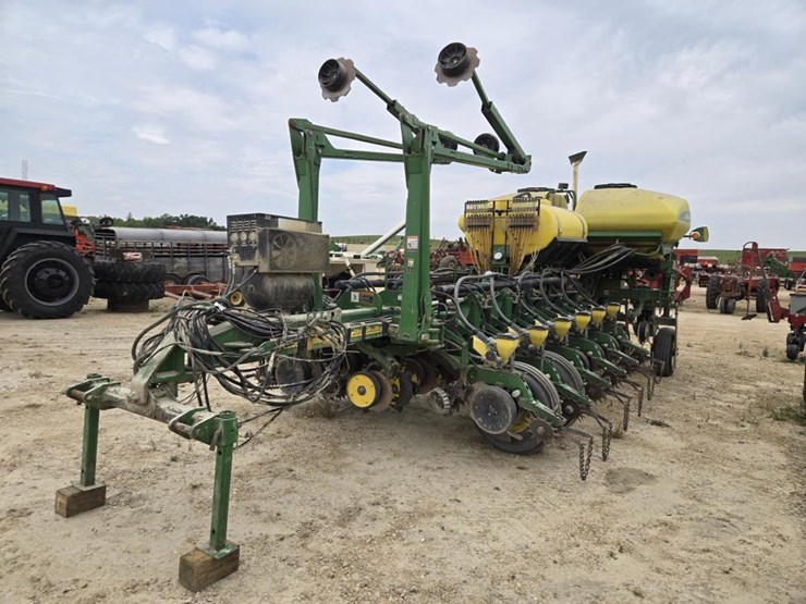 john-deere-1770nt-image-3