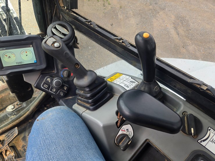 2022-bobcat-e42-image-33