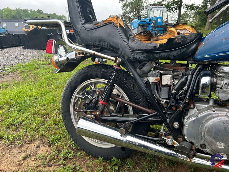 2008-suzuki-gs550e-motorcycle-image-12