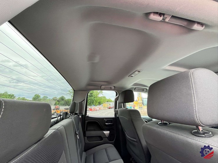 2017-chevrolet-silverado-lt-pickup-truck-image-61