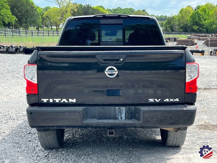 2017-nissan-titan-image-26