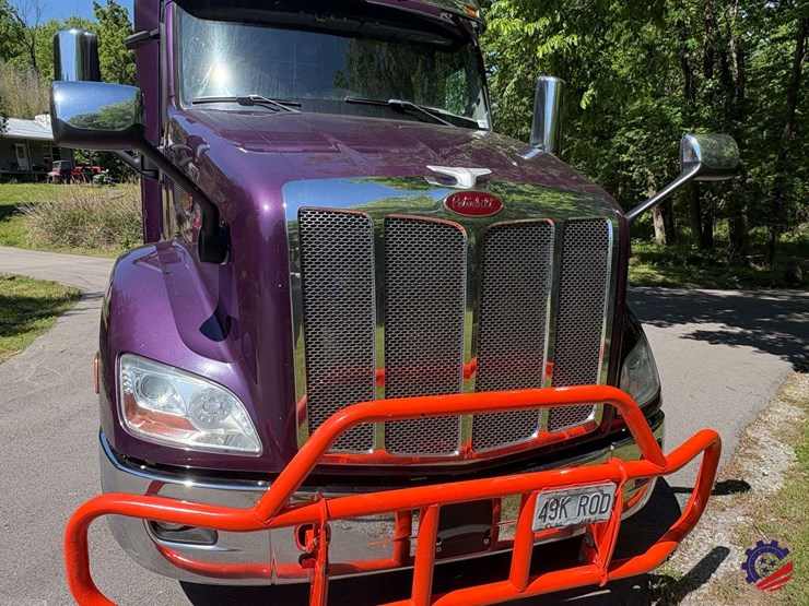 2020-peterbilt-579-image-23