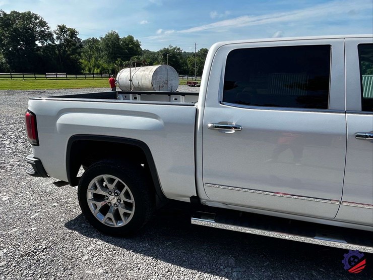 2018-gmc-sierra-z71-slt-truck-image-45