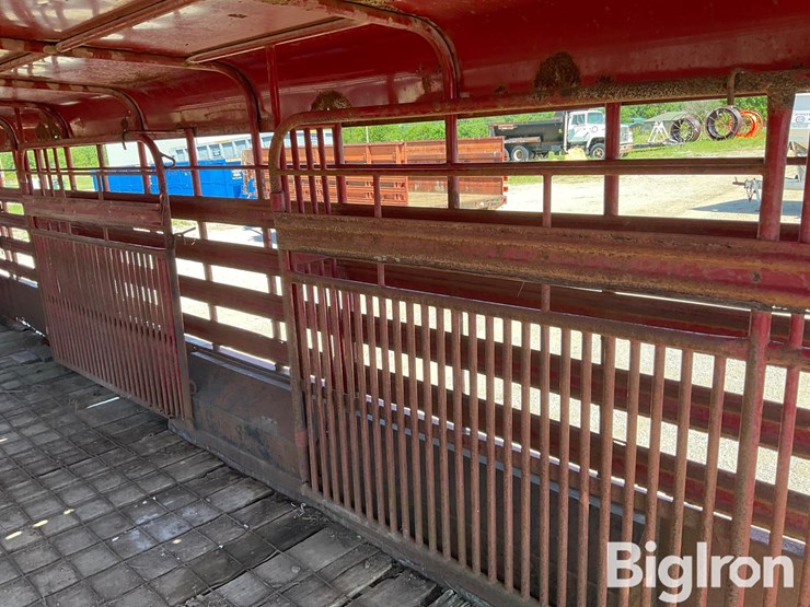 1997-coose-30'-tri/a-livestock-trailer-image-15