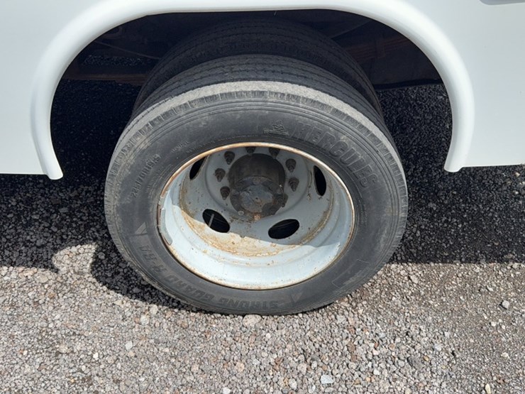 2005-ford-f450-image-19