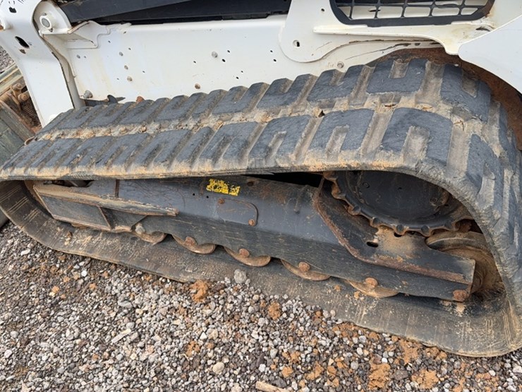 2018-bobcat-t740-image-13