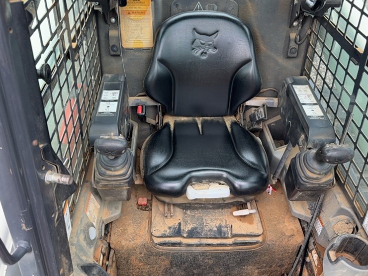 2018-bobcat-t740-image-14