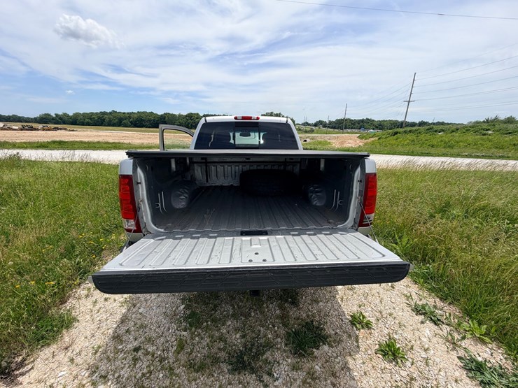 #24068-•-2011-gmc-sierra-pickup-truck-image-78