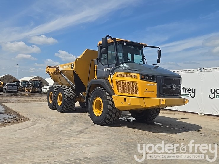 2023-deere-260e-image-7