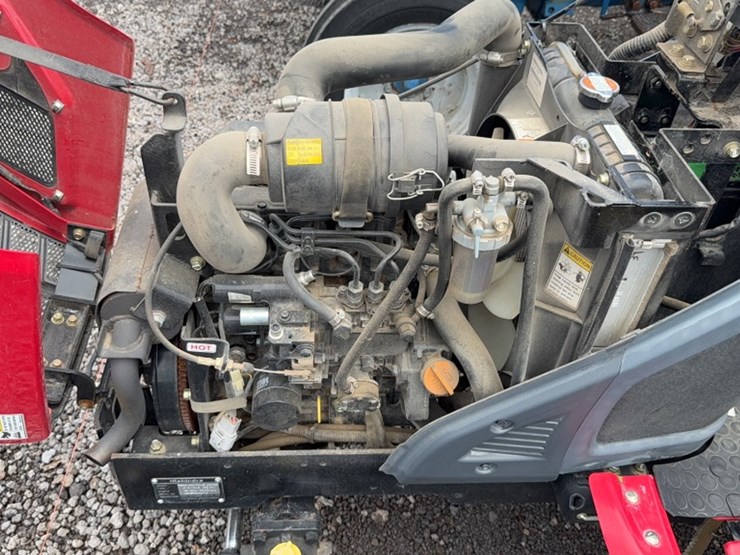 #3041-•-mahindra-emax-20-tractor-image-11