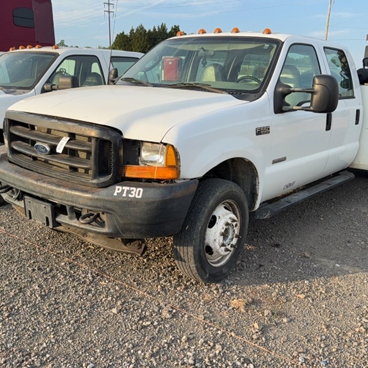 2003 FORD F550