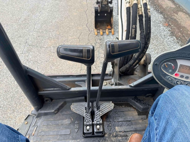 2020-bobcat-e35-image-47