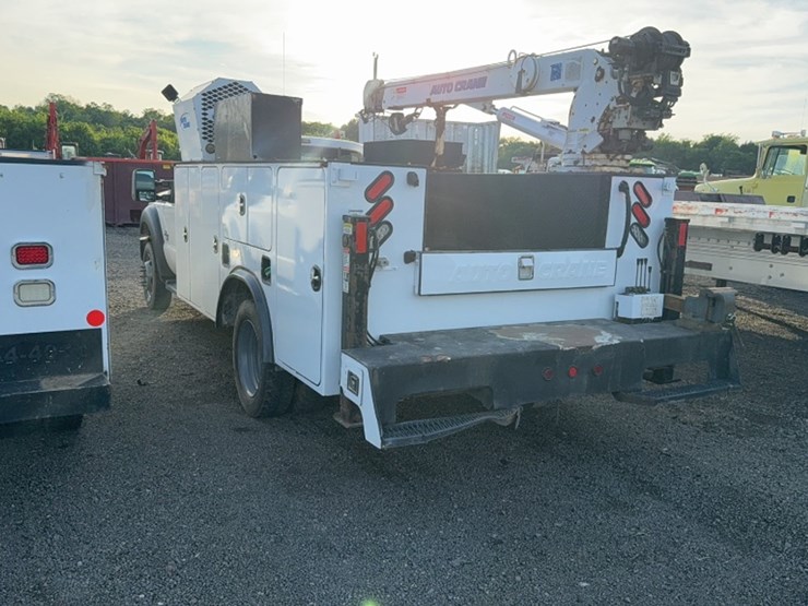 2014-ford-f550-image-15