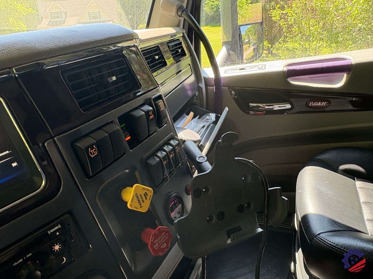 2020-peterbilt-579-image-72
