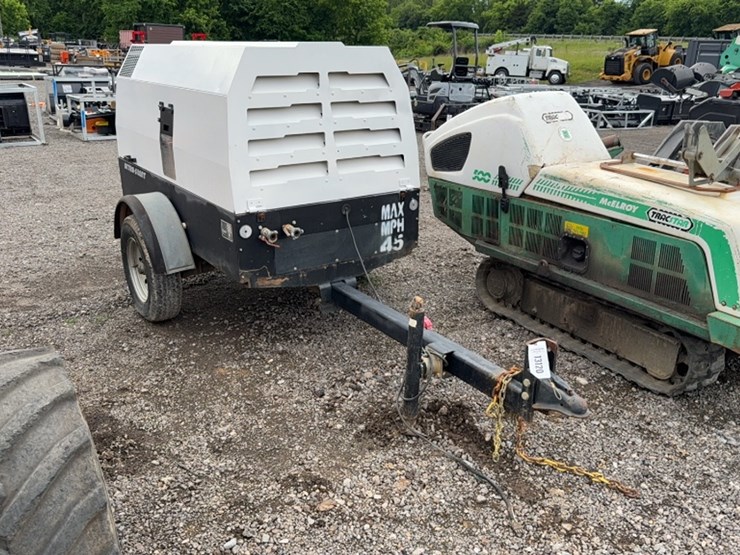 #2089-•-rotair-towable-air-compressor-image-1