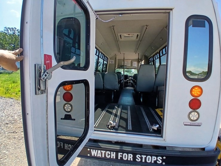 2009-ford-e450-image-79