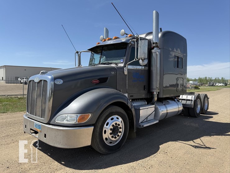2009-peterbilt-386-image-12