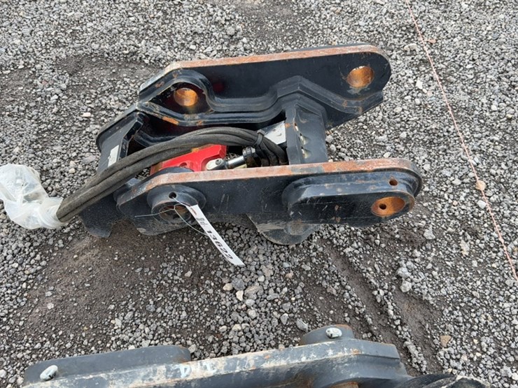 #2028-•-excavator-hyd-quick-coupler-image-2