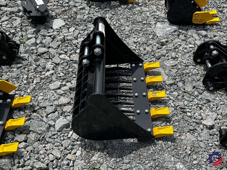 unused-2026-ce-24in-grid-bucket-image-6