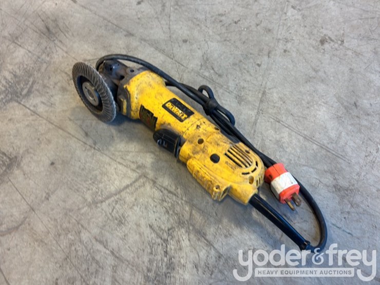 makita-9557nb-angle-grinder,-dewalt-d28144-angle-grinder,-3"-2"-belt-sander-image-7
