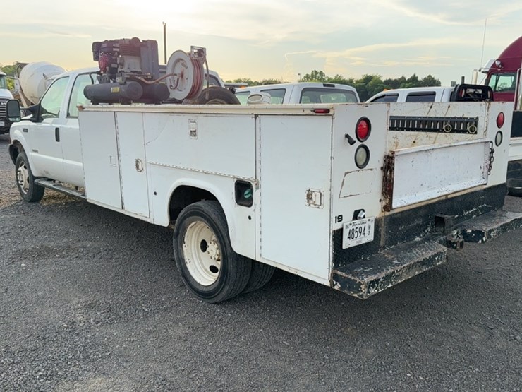2003-ford-f550-image-13