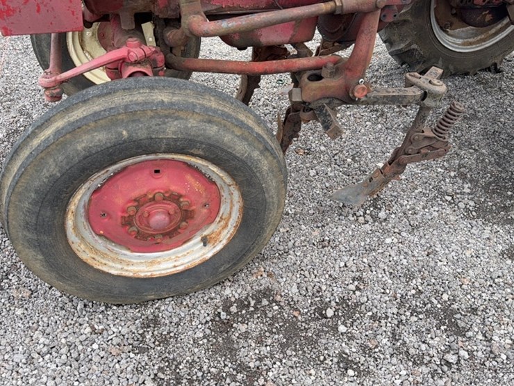 #3071-•-international-tractor-image-14