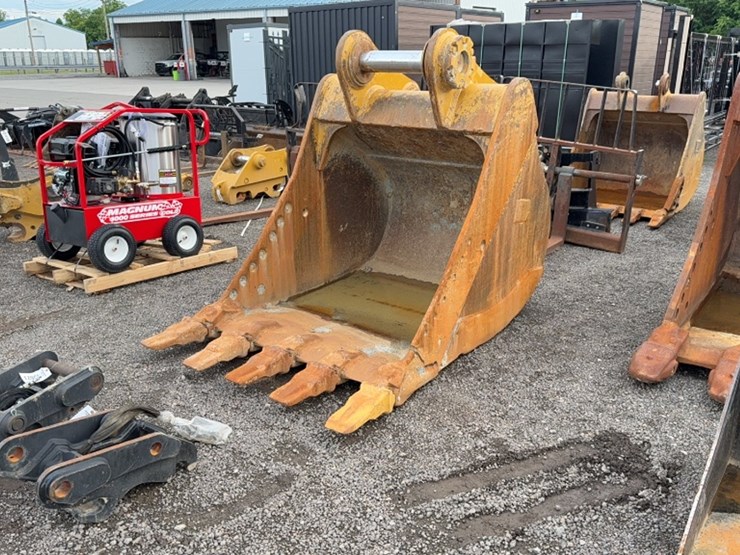 #2029-•-cat-50"-excavator-bucket-image-1