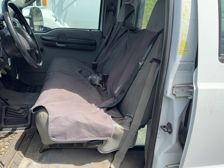 2005-ford-f450-image-24