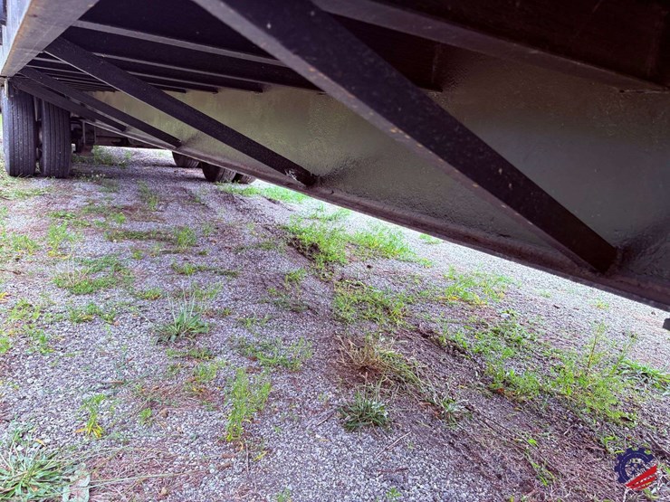 1995-cherokee-t/a-step-deck-equipment-trailer-image-13