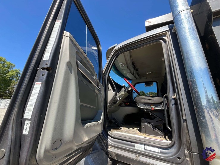 2017-kenworth-t680-image-67