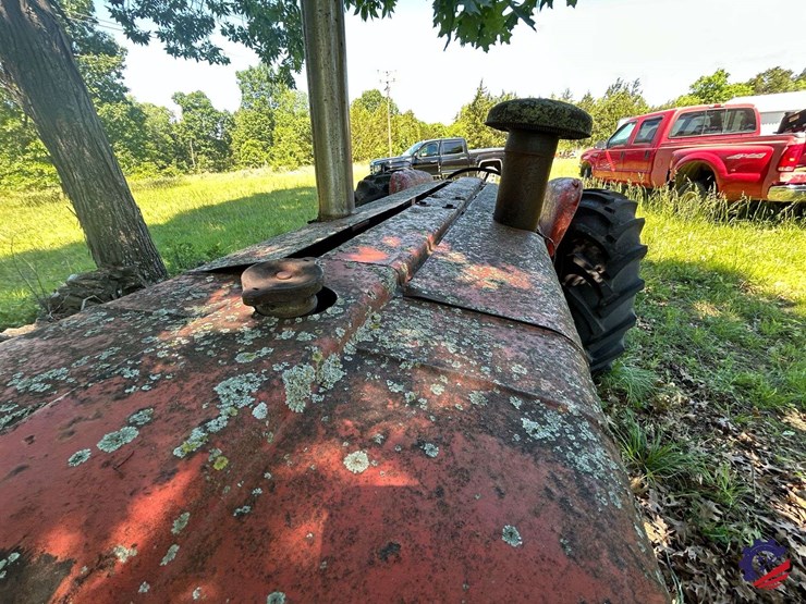 (inop)-allis-chalmers-farm-tractor-image-30