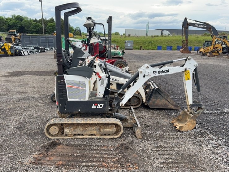 2023-bobcat-e10-image-3